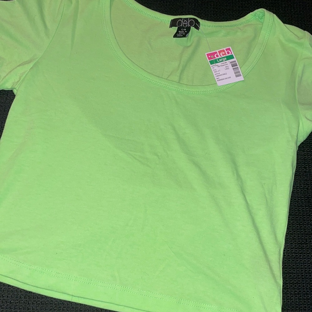 Deb lime green crop. Size large.